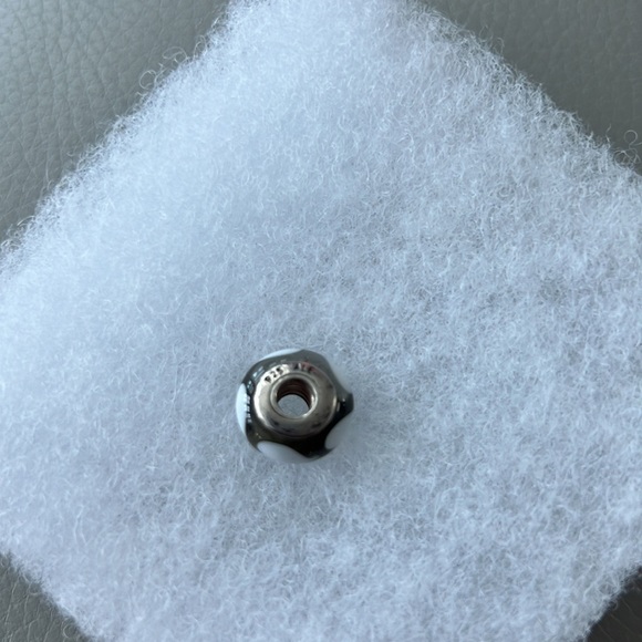 Pandora grey with white heart charm - Picture 2 of 3